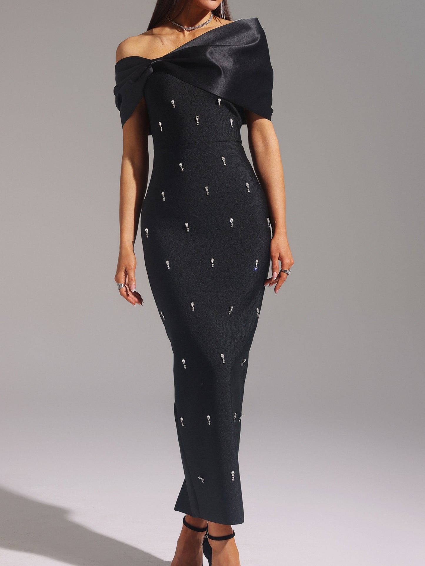 Sleeveless One Shoulder Diamond Bow Bandage Maxi Dress